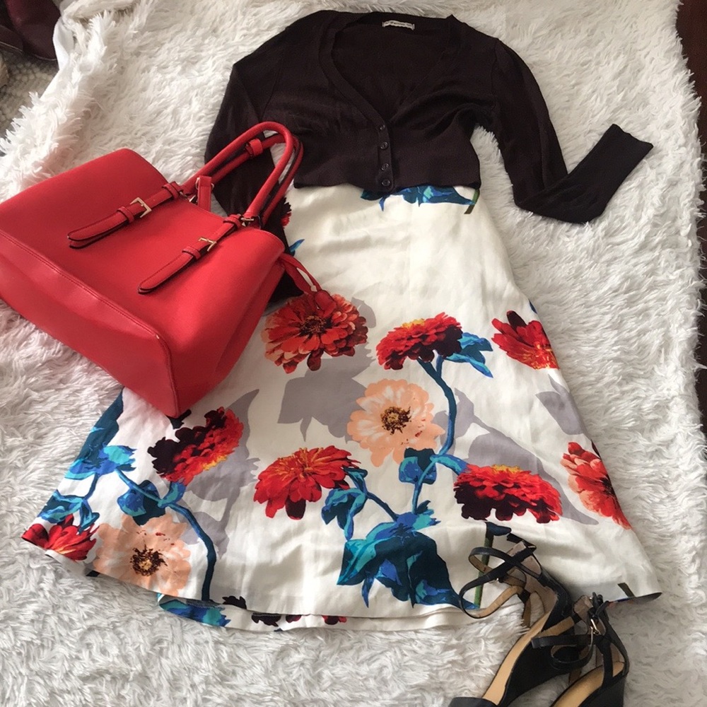 Versatile Short brown knit sweater. Like new. - Picture 2 of 5